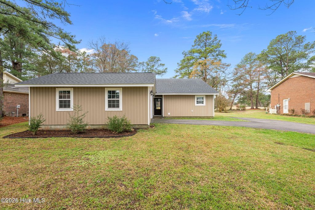 707 Plantation Drive, New Bern, NC 28562