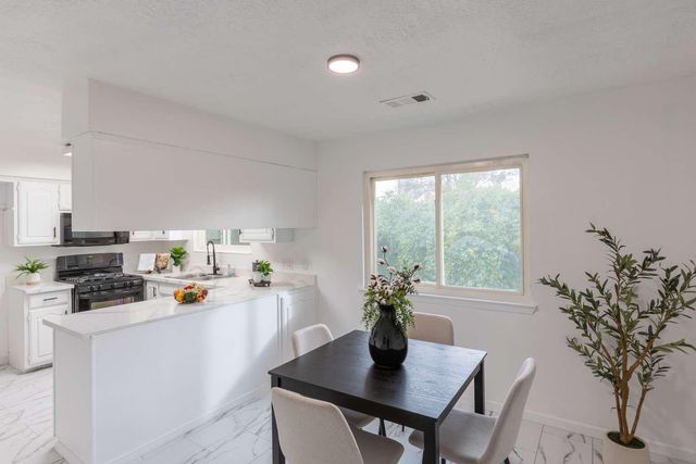 3213 Sue Circle SE, Rio Rancho, NM 87124