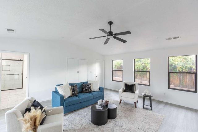 3213 Sue Circle SE, Rio Rancho, NM 87124