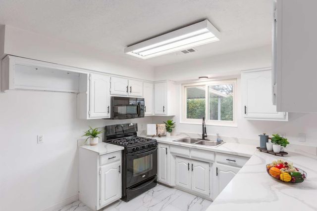 3213 Sue Circle SE, Rio Rancho, NM 87124