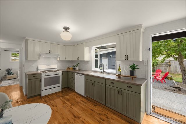 9430 220th Street SW, Edmonds, WA 98020