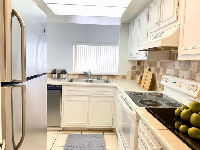 2468 CITRUS CLUB LANE 502, Orlando, FL 32839