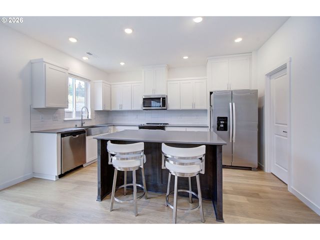 1119 W 15TH St, La Center, WA 98629