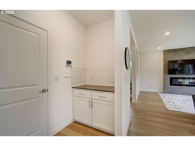 1119 W 15TH St, La Center, WA 98629