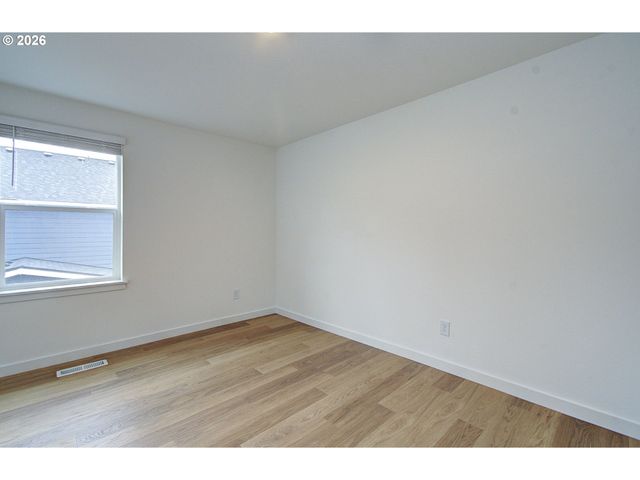 1119 W 15TH St, La Center, WA 98629