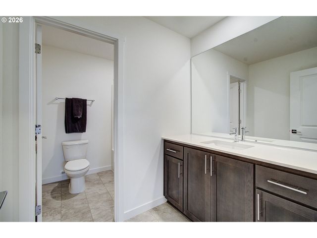 1119 W 15TH St, La Center, WA 98629