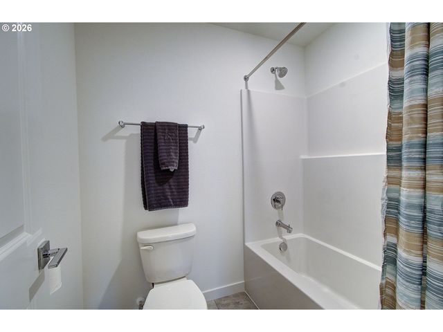 1119 W 15TH St, La Center, WA 98629