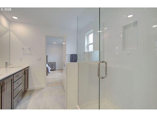 1119 W 15TH St, La Center, WA 98629