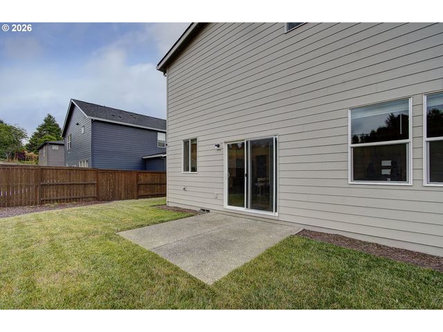 1119 W 15TH St, La Center, WA 98629