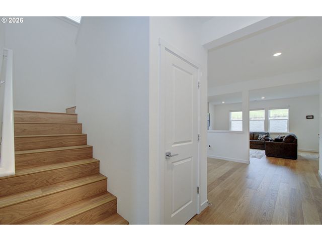 1119 W 15TH St, La Center, WA 98629