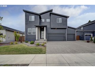1119 W 15TH St, La Center, WA 98629