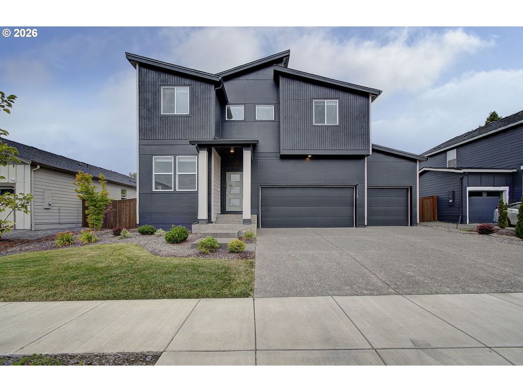 1119 W 15TH St, La Center, WA 98629
