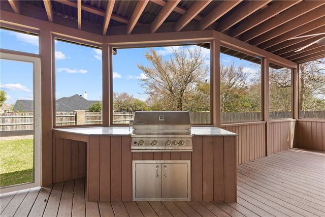 8405 Whiterose Court, College Station, TX 77845