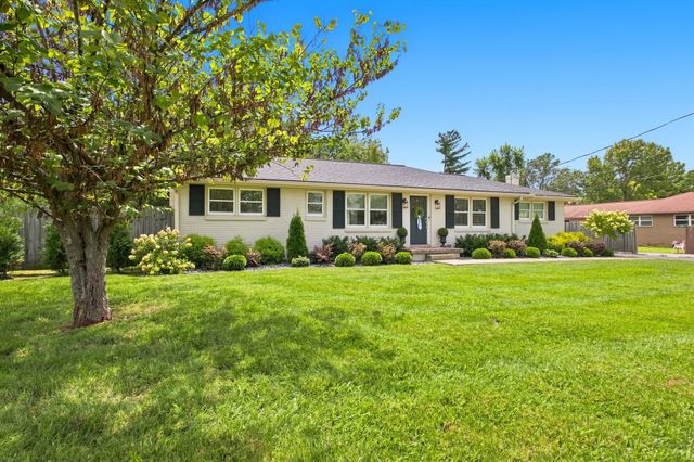 1014 Hickory Ct, Lebanon, TN 37087