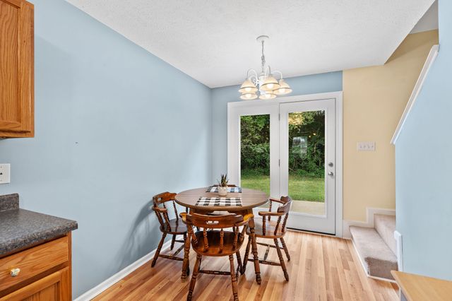 1140 Eastwoods Dr, Murfreesboro, TN 37130