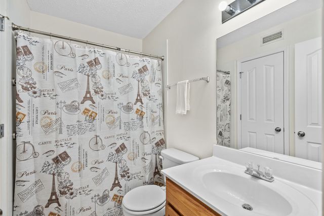 1140 Eastwoods Dr, Murfreesboro, TN 37130