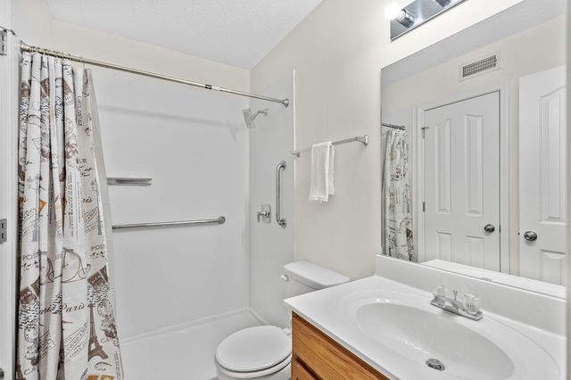 1140 Eastwoods Dr, Murfreesboro, TN 37130