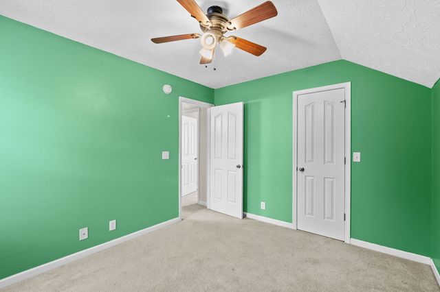1140 Eastwoods Dr, Murfreesboro, TN 37130