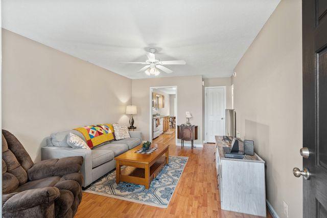 1140 Eastwoods Dr, Murfreesboro, TN 37130