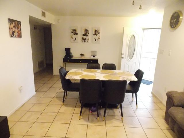 8220 Camino San Martin SW, Albuquerque, NM 87121