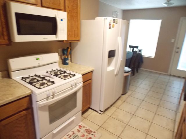 8220 Camino San Martin SW, Albuquerque, NM 87121