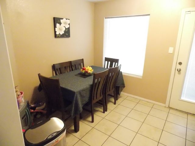 8220 Camino San Martin SW, Albuquerque, NM 87121