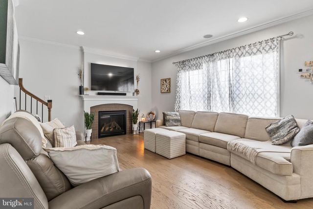 7374 COUNTRY VIEW DR, Harrisburg, PA 17112