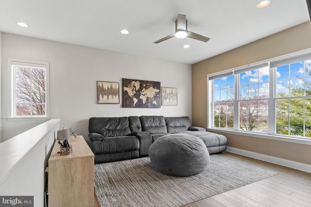 7374 COUNTRY VIEW DR, Harrisburg, PA 17112