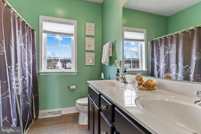 7374 COUNTRY VIEW DR, Harrisburg, PA 17112