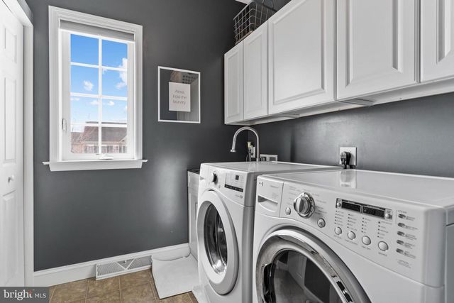 7374 COUNTRY VIEW DR, Harrisburg, PA 17112