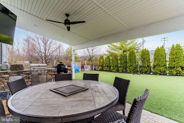 7374 COUNTRY VIEW DR, Harrisburg, PA 17112