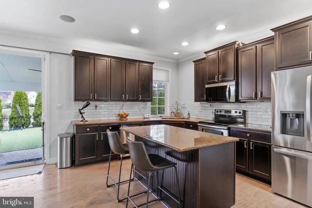 7374 COUNTRY VIEW DR, Harrisburg, PA 17112