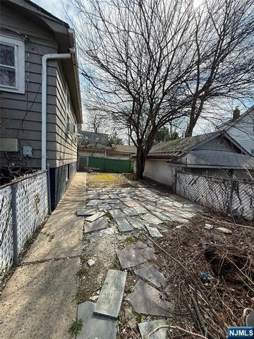12-14 Hillcrest Road, Maplewood, NJ 07040