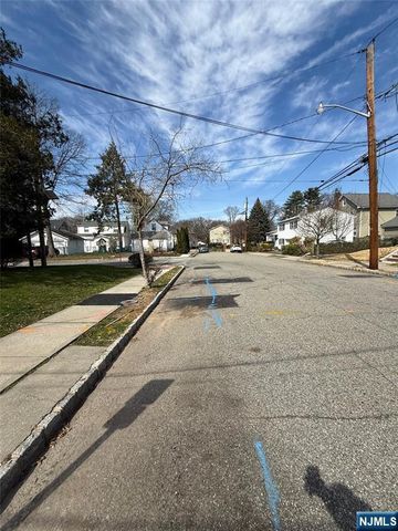 12-14 Hillcrest Road, Maplewood, NJ 07040