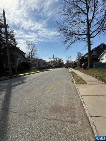 12-14 Hillcrest Road, Maplewood, NJ 07040