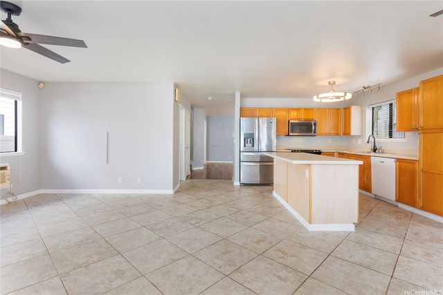 94-1018 Kalulu Loop, Waipahu, HI 96797
