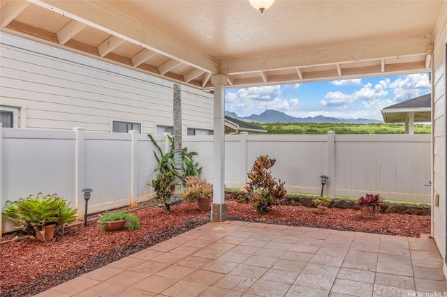 94-1018 Kalulu Loop, Waipahu, HI 96797