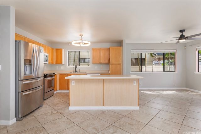 94-1018 Kalulu Loop, Waipahu, HI 96797