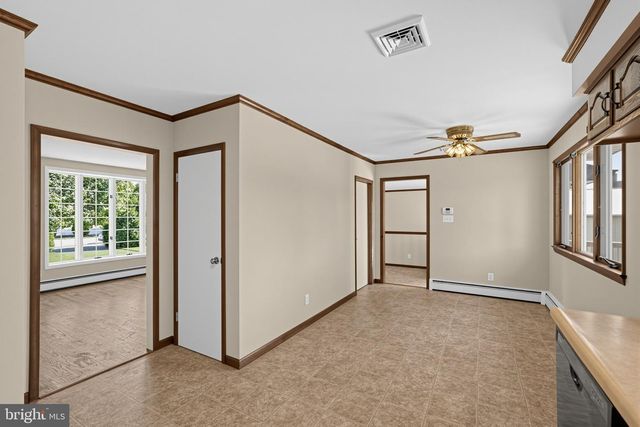 61 BERLIN CROSS KEYS RD, Sewell, NJ 08080