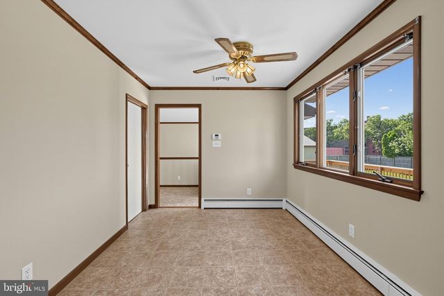 61 BERLIN CROSS KEYS RD, Sewell, NJ 08080