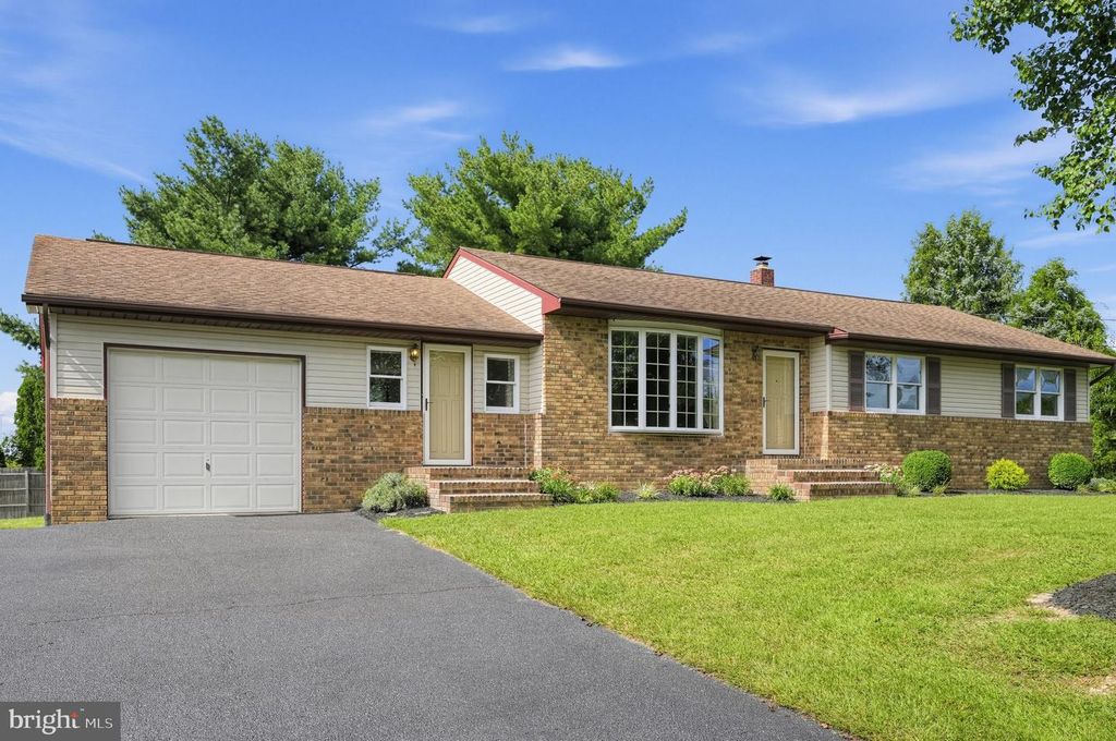 61 BERLIN CROSS KEYS RD, Sewell, NJ 08080