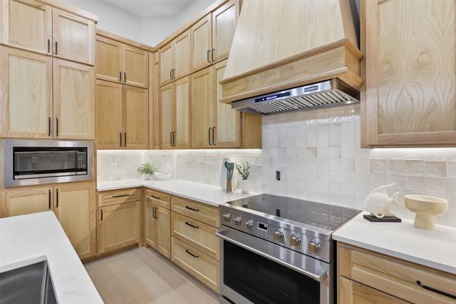 7016 Westover Drive, Granbury, TX 76049