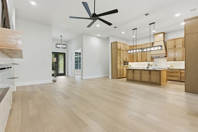 7016 Westover Drive, Granbury, TX 76049
