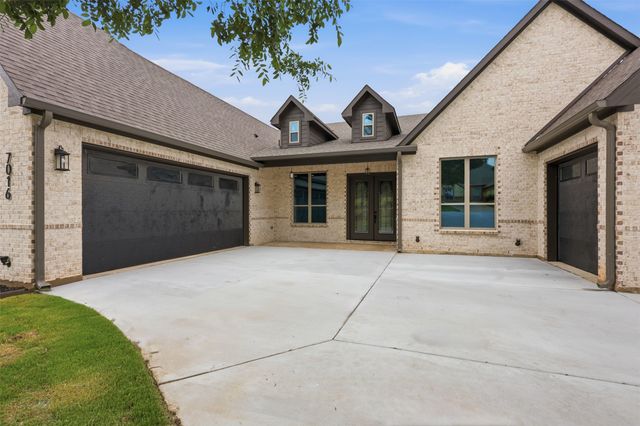 7016 Westover Drive, Granbury, TX 76049