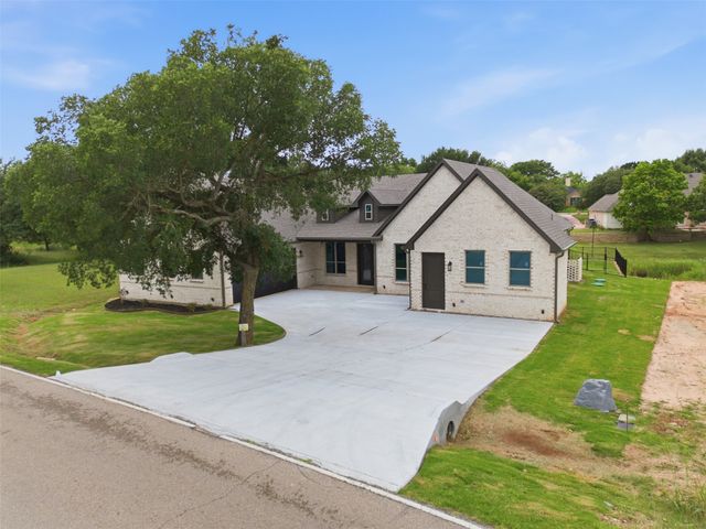 7016 Westover Drive, Granbury, TX 76049