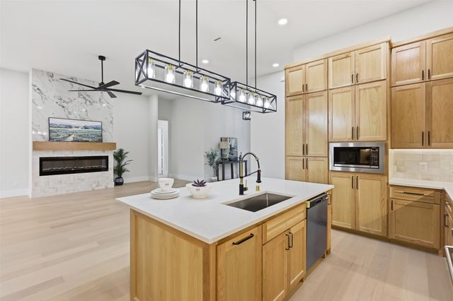 7016 Westover Drive, Granbury, TX 76049