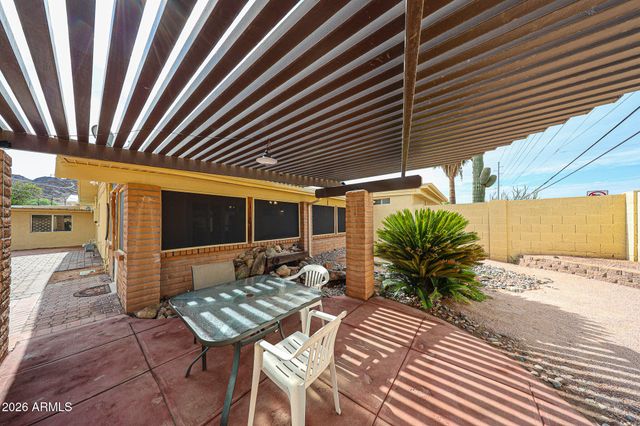 1202 E ALICE Avenue, Phoenix, AZ 85020