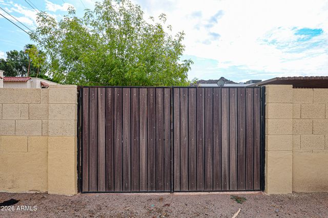 1202 E ALICE Avenue, Phoenix, AZ 85020