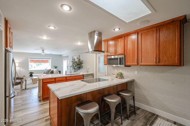 1202 E ALICE Avenue, Phoenix, AZ 85020