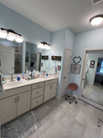 863 Meadowcrest Way, Lebanon, TN 37090